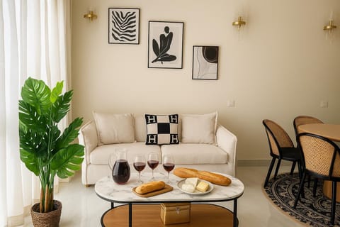 Living room, Food and drinks, Seating area, Food, Drinks