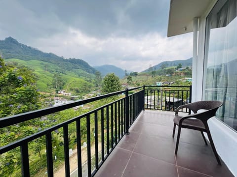 Balcony/Terrace, Garden view, Mountain view