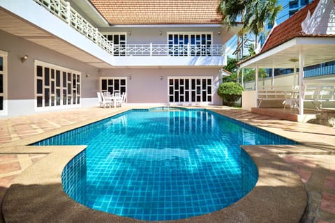 Big area!! Cozy Beach pool villa 5 private bedrooms Villa in Pattaya City
