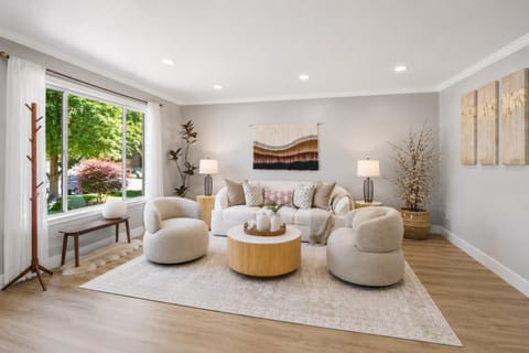 View (from property/room), Living room, Seating area