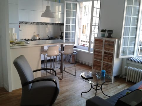 Kitchen or kitchenette, Living room