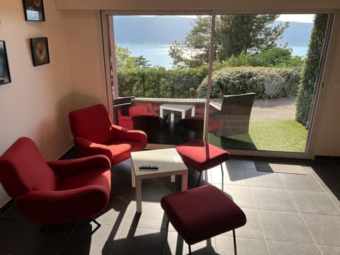 Living room, Garden view