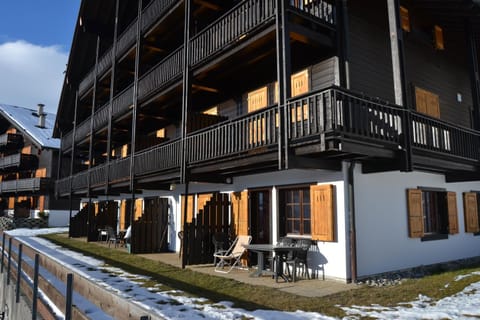 Property building, Patio, sunbed