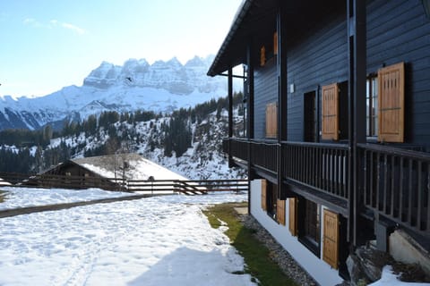 Property building, Patio, Spring, Bird's eye view, Garden, Mountain view