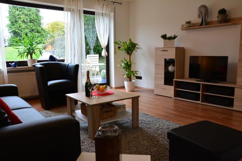 Living room, Garden view