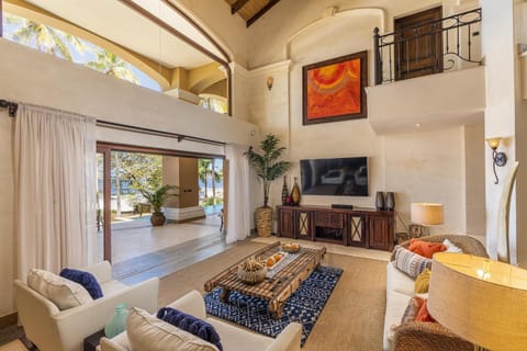 Extravagant Beachfront Mansion in Flamingo, Second to None Chalet in Playa Flamingo