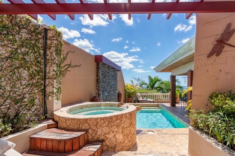 Luxury Flamingo villa with outdoor bar - pool and magnificent views Casa in Playa Flamingo