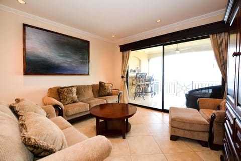 Exquisitely decorated 5th-floor aerie with views of two bays in Flamingo Haus in Playa Flamingo