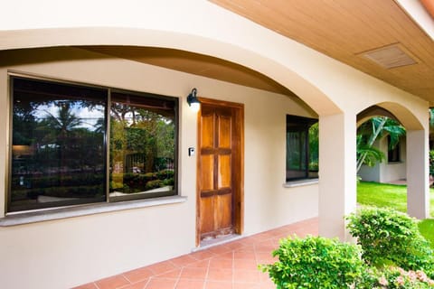 Property building, Day, Garden, Garden view