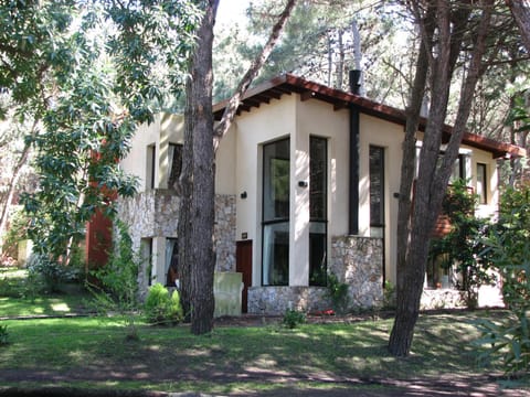 Facade/entrance, Natural landscape, Garden