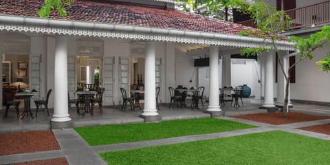 Maniumpathy Hotel Resort in Colombo