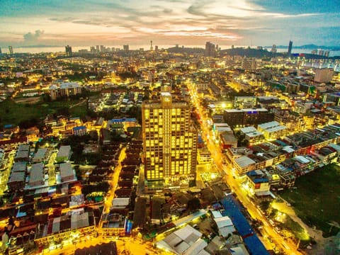 Property building, Day, Night, Neighbourhood, Natural landscape, Bird's eye view, View (from property/room), City view, Sea view, Street view, Location