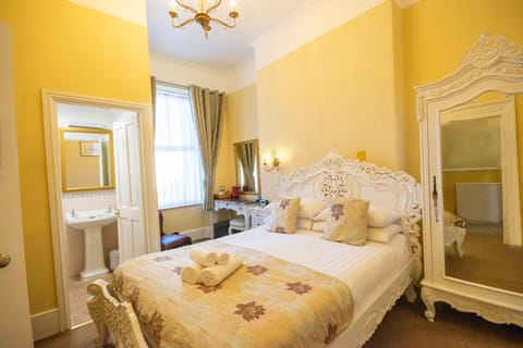 Summerlands Guest House Bed and Breakfast in Torquay