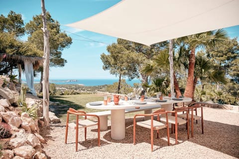 Blue Hill House, King-of-Hill Villa with amazing scenery, sunset & sea view House in Ibiza