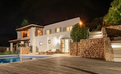 Blue Hill House, King-of-Hill Villa with amazing scenery, sunset & sea view House in Ibiza