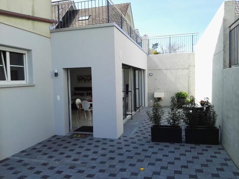 Property building, Day