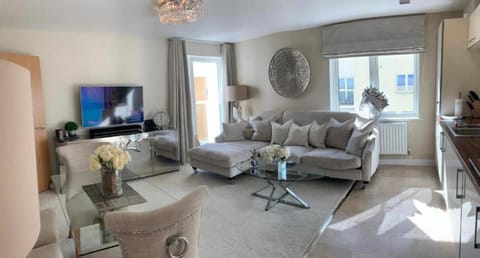 Cardiff luxury apartments Condo in Cardiff