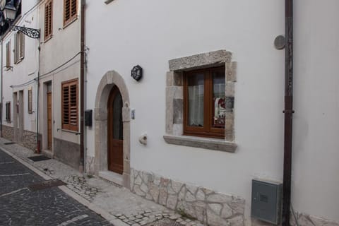 Property building, Facade/entrance, Activities, Ski School, Skiing, View (from property/room), Other, Decorative detail, Hiking, Guests, Street view, Sports, Buffet breakfast, Italian breakfast, children, young children, older children, group of guests, Family