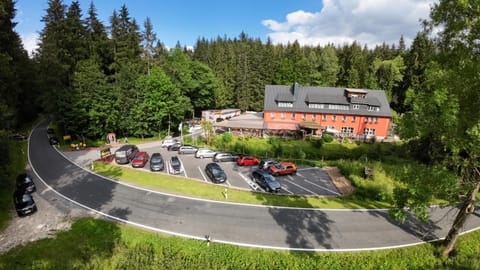 Property building, Facade/entrance, Bird's eye view, Parking