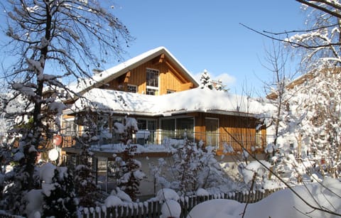 Property building, Facade/entrance, Winter