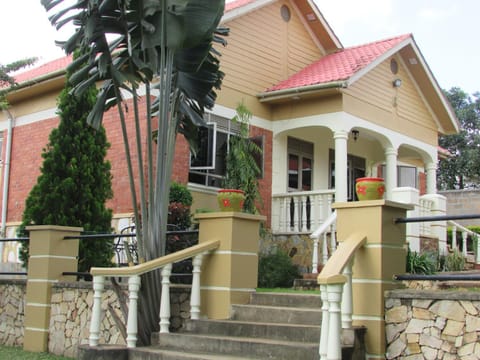 Namugongo Holiday Home House in Kampala