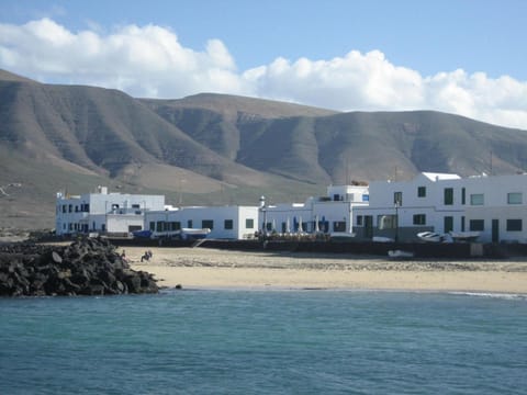 Absolute Beachfront Apartment Copropriété in Isla de Lanzarote