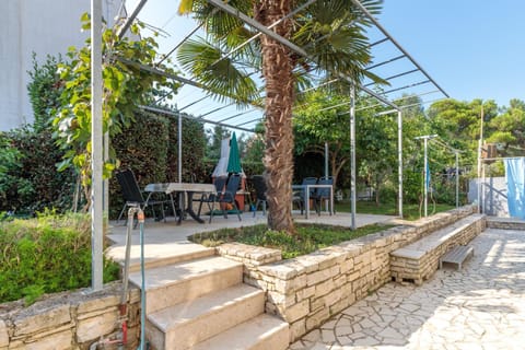 Apartments Kamelia Bed and Breakfast in Pula
