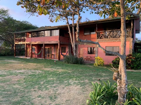 Casa Roja Hostel Hostel in Montanita