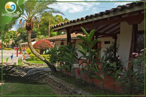 Property building, Facade/entrance, Garden