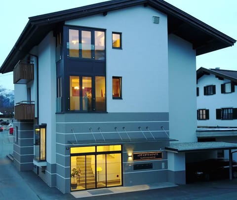 Facade/entrance, Bird's eye view