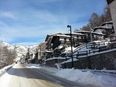 Property building, Winter