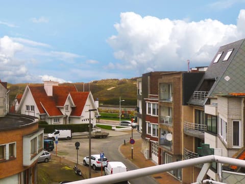 Apartment Tussen water en wind by Interhome Apartment in Bredene