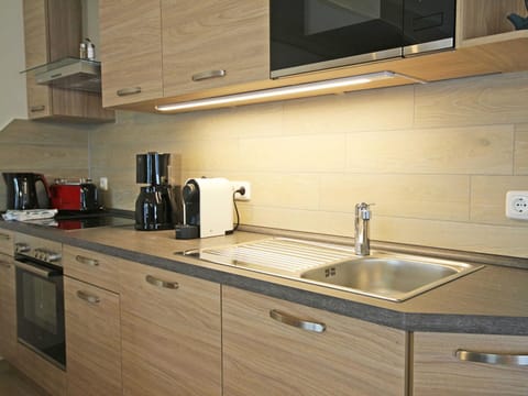 Coffee/tea facilities, Kitchen or kitchenette, dishwasher, minibar, stove, toaster