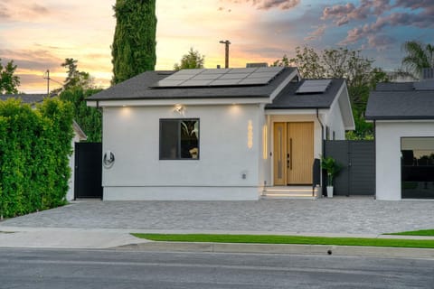 Property building, Neighbourhood, Street view