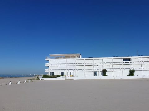 Apartment La Résidence de la Mer by Interhome Apartment in Le Grau-du-Roi