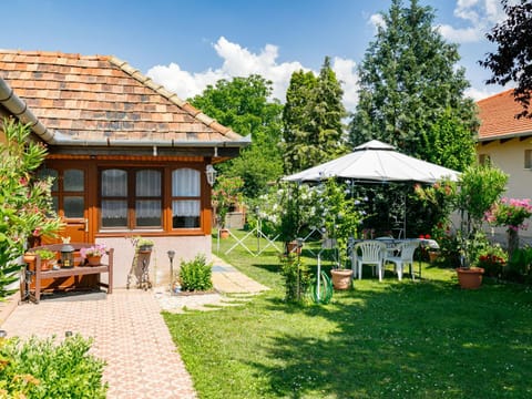 Holiday Home Sunny by Interhome House in Balatonszárszó