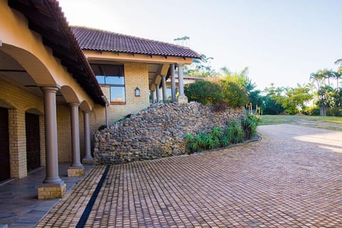 Stephan's Guest House Bed and Breakfast in KwaZulu-Natal