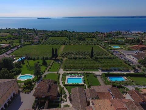 Residence Corte Ferrari -Ciao Vacanze- Appartement-Hotel in Lake Garda