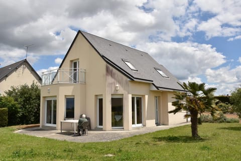 Property building, Patio, Garden, Garden view