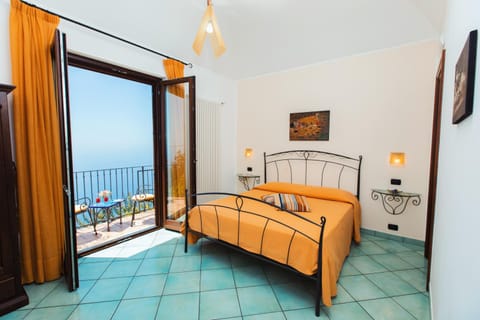 Roccia Fiorita Bed and Breakfast in Furore