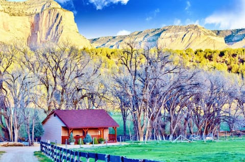 Property building, Natural landscape, Photo of the whole room, Mountain view, Quiet street view