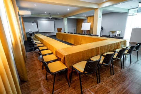 Meeting/conference room