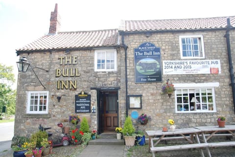 The Bull Inn West Tanfield Inn in Borough of Harrogate