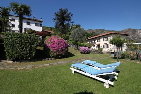 The Cottage on the Lake Chalet in Baveno