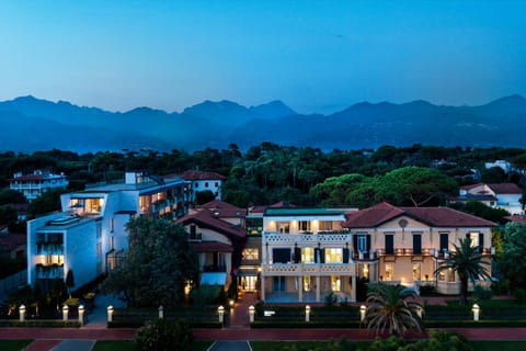 Property building, Night, Bird's eye view
