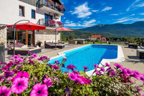 Balcony/Terrace, Swimming pool