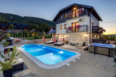 Balcony/Terrace, Swimming pool