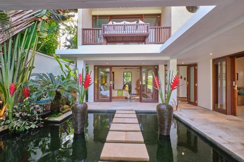 Villa Balinese Luxurious Elegance Chalet in Sukawati