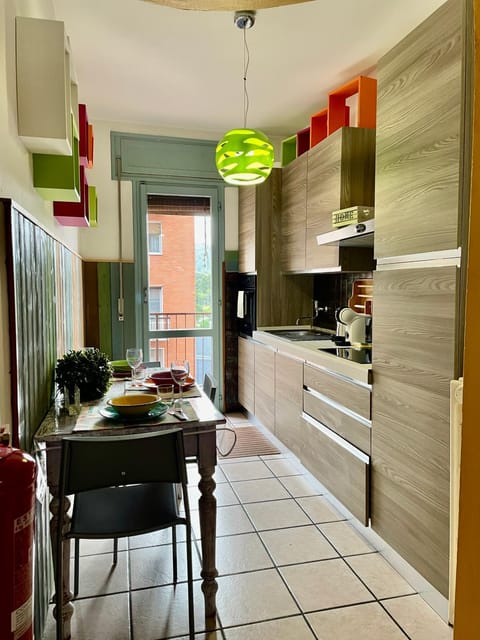 Kitchen or kitchenette, Food and drinks, Dining area, Food, minibar, oven, pet friendly, stove