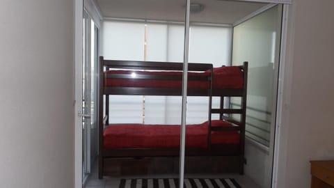 Bedroom, bunk bed